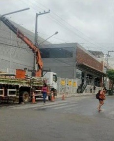 DTTU implanta semáforos próximo ao Supermercado Bombom