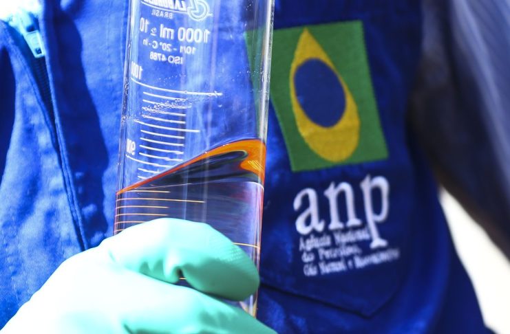 Força-tarefa integrada pela Agência Nacional do Petróleo, Gás Natural e Biocombustíveis (ANP), Procon e Inmetro fiscaliza postos revendedores de combustíveis em Brasília.