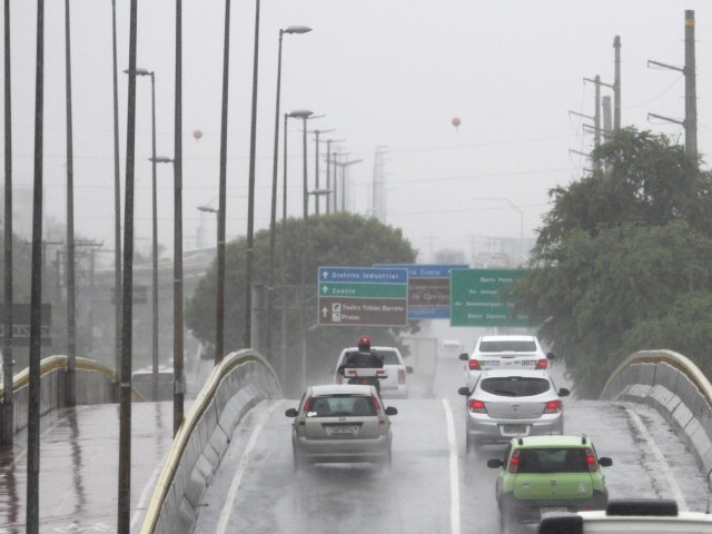 Meteorologia prevê chuvas até a próxima terça-feira, 23
