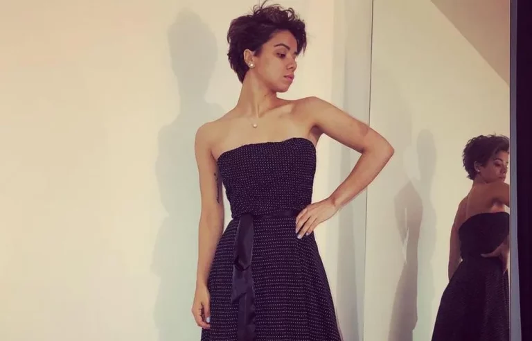 Corpo de modelo morta pela polícia dos EUA chega ao Brasil