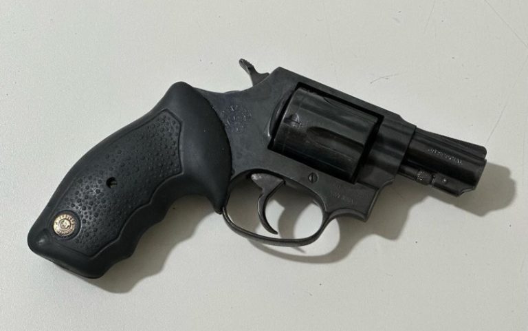 PC apreende arma e identifica autor de disparos em bar de Lagarto