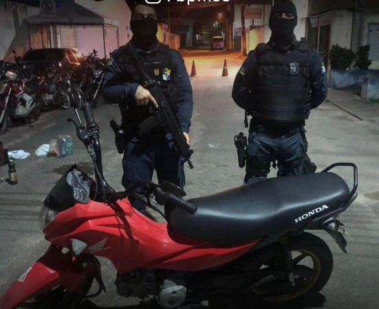 Polícia Militar recupera moto roubada no bairro Loiola em Lagarto