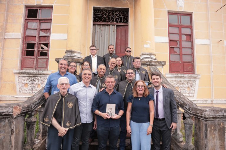 Fábio Reis e Mitidieri assinam ordem para restauração do GE Silvio Romero