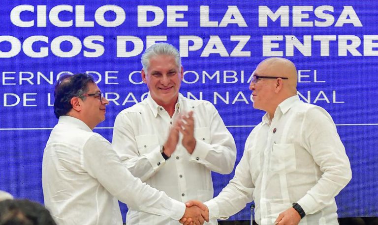Governo da Colômbia e rebeldes fazem acordo de cessar-fogo