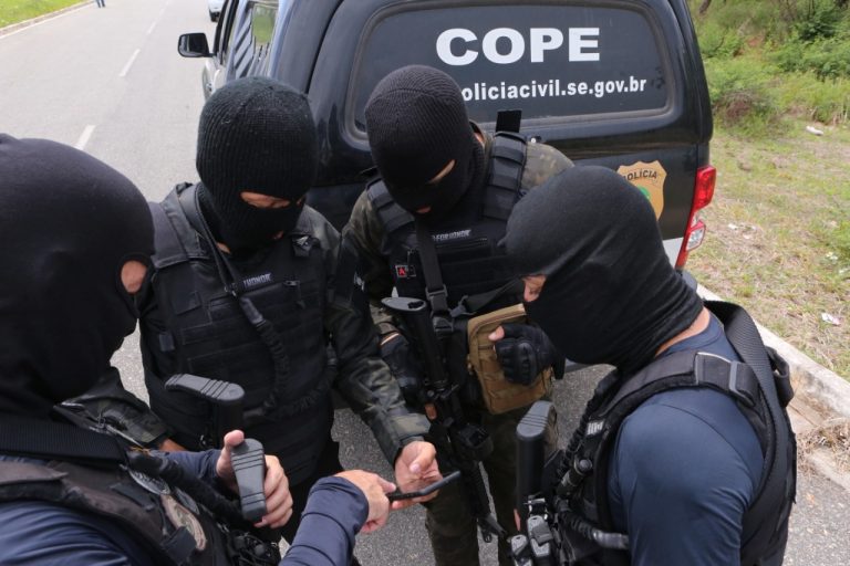 Polícia prende irmãos sergipanos foragidos da Justiça por roubo de carga