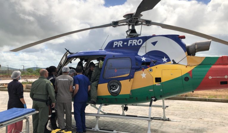 Paciente cardíaco do HUL é transferido de helicóptero para Aracaju