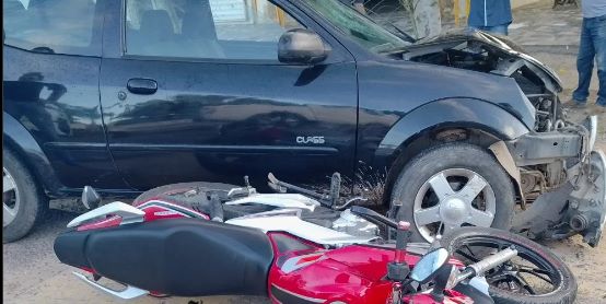 Grave acidente entre carro e moto deixa um ferido em Lagarto