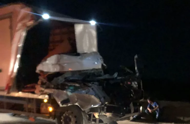Acidente envolvendo dois caminhões na BR-101 em Sergipe — Foto: Rafael Lima