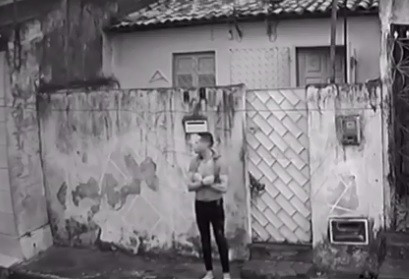 Homem é filmado invadindo residência para estuprar adolescente