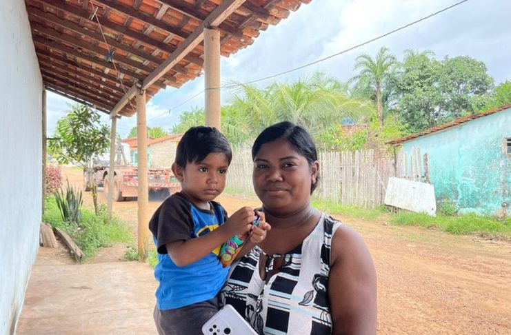 Brasília (DF) - Bolsa Família inclui um milhão de famílias e bate recorde de valor médio: R$ 672,45. - Francilene e Marcelo em Garrafão do Norte (PA): adicional de R$ 150 amplia cardápios. Fotos: Fábia Prates/Secom