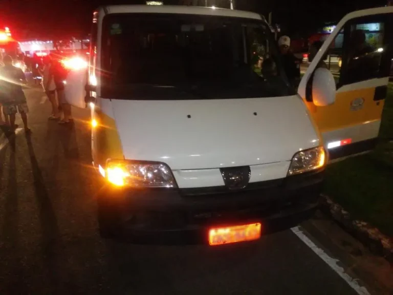 Adolescente morre após ser atropelado por micro-ônibus escolar em Aracaju