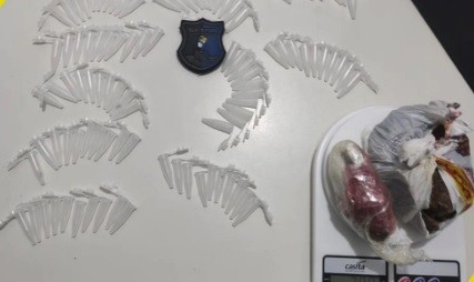 7ºBPM conduz homem flagrado se desfazendo de drogas em Lagarto