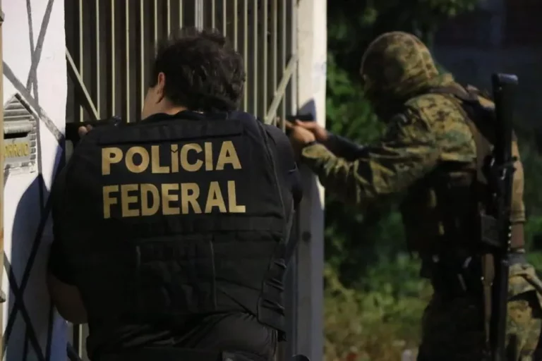 Três pessoas são presas durante operação da Polícia Federal em Sergipe