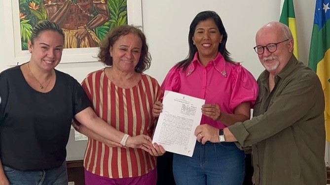 Prefeita Simone assina termo de cooperação com a Funcap