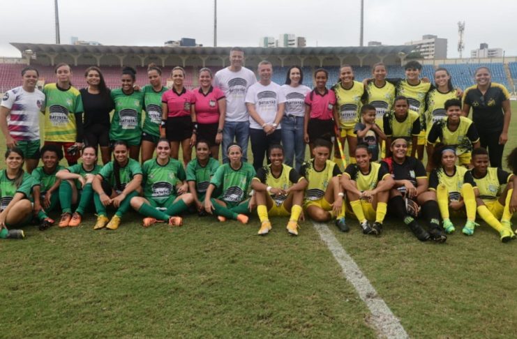 Atletas do Estanciando, único time que representou o estado no Campeonato Brasileiro de Futebol Feminino //Foto: César de Oliveira