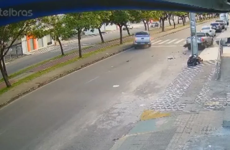 Delegado é suspeito de dirigir embriagado e provocar acidente na Zona Sul de Aracaju (SE) — Foto: Cptran