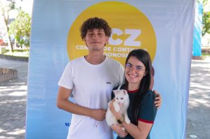 Prefeitura incentiva adoção de cães e gatos com feirinha do Centro de Zoonoses