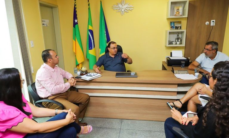 Simão Dias assina Pacto com MPSE para acabar Lixão a céu aberto