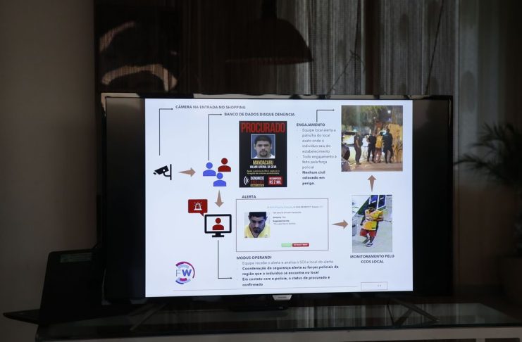 Demonstração de software que o Disque Denúncia passa a utilizar em parceria com The Staff of Security, em que compartilha seu banco de dados de foragidos da justiça com câmeras de segurança que utilizam sistema de reconhecimento facial. (Foto: Fernando Frazão)