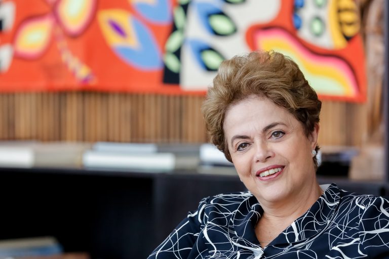 STF mantém direitos políticos da ex-presidente Dilma