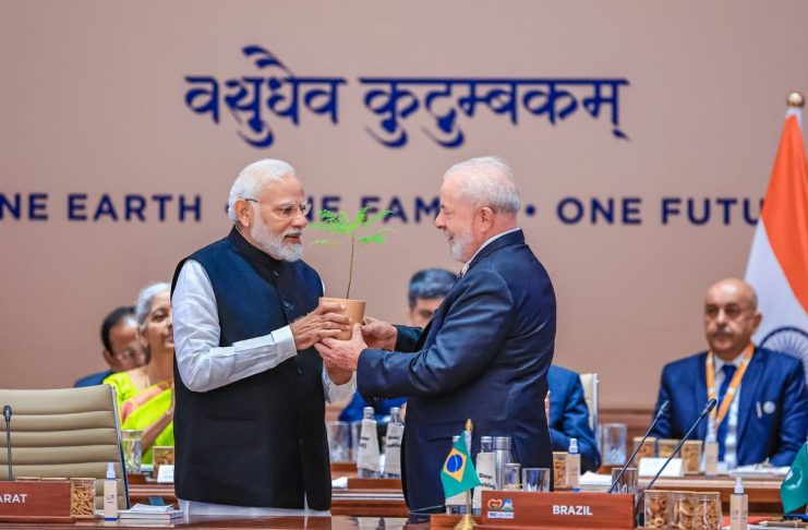 Nova Delhi, Índia, 10.09.2023 - Presidente Lula recebe muda de árvore em cerimônia no Bharat Mandapam, Plenário da Cúpula. Nova Delhi – Índia. Foto: Ricardo Stuckert/PR
