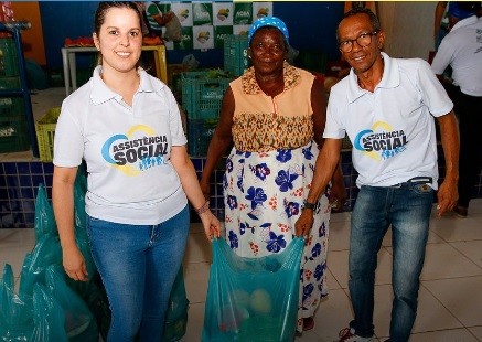 Prefeitura de Riachão do Dantas entrega centenas de cestas verdes