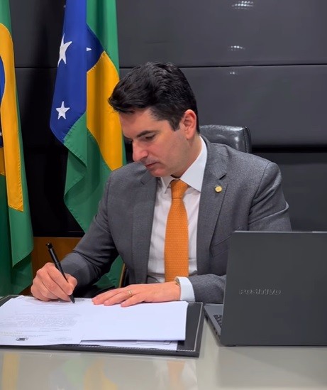Gustinho Ribeiro libera R$ 22 milhões para municípios sergipanos