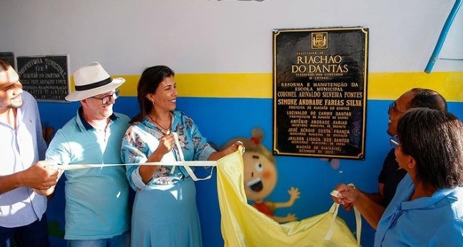 Prefeita Simone entrega 4ª unidade escolar completamente reformada