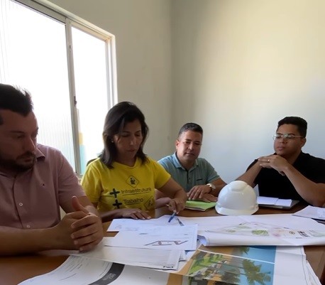 Prefeita Simone vistoria projetos e confirma nova busca por recursos