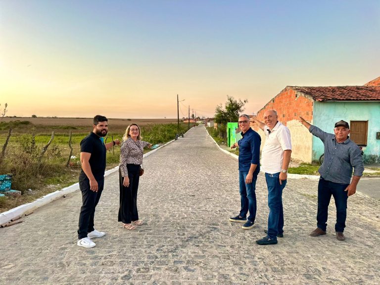 Deputado Fábio Reis inaugura pavimentação em Monte Alegre