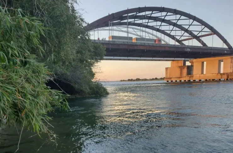 Jovem morreu afogado ao tentar pegar bola no Rio São Francisco — Foto: CBM/SE