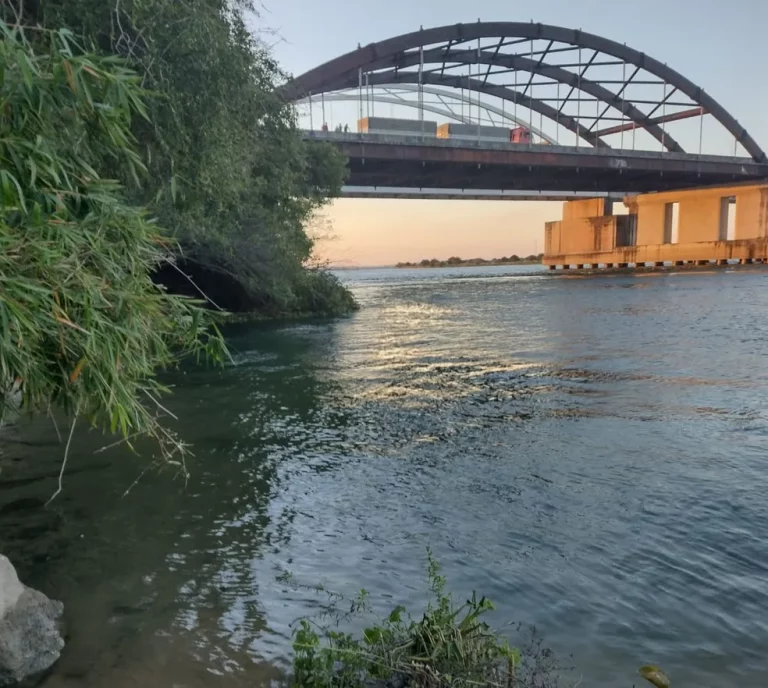 Atleta morre afogado ao tentar pegar bola no Rio São Francisco