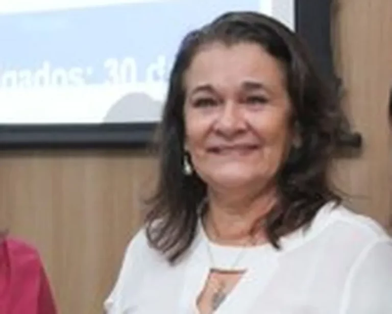 Morre em Aracaju, aos 73 anos, a juíza Áurea Corumba de Santana