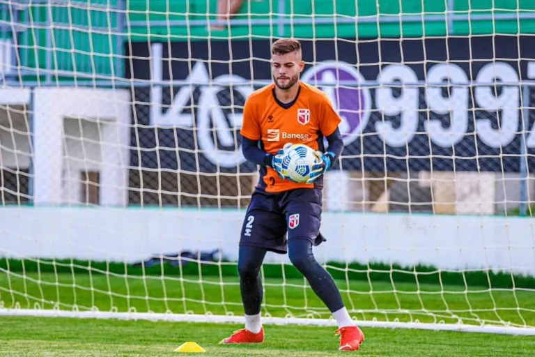 Lagarto Futebol renova com goleiro Bruno Neri