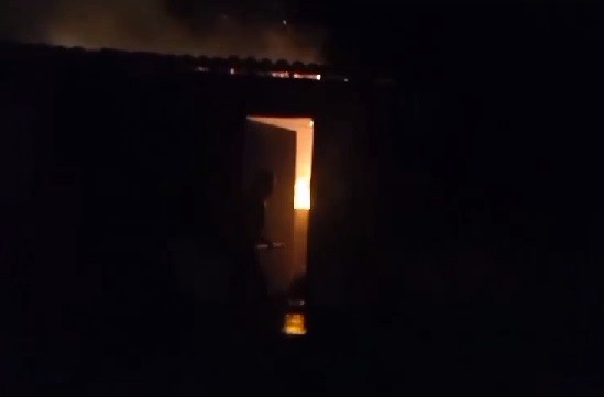 Vídeos: Incêndio destrói residência na cidade de Poço Verde