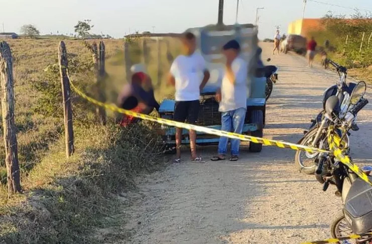 Local onde jovem morreu após bater em cerca — Foto: PM/SE