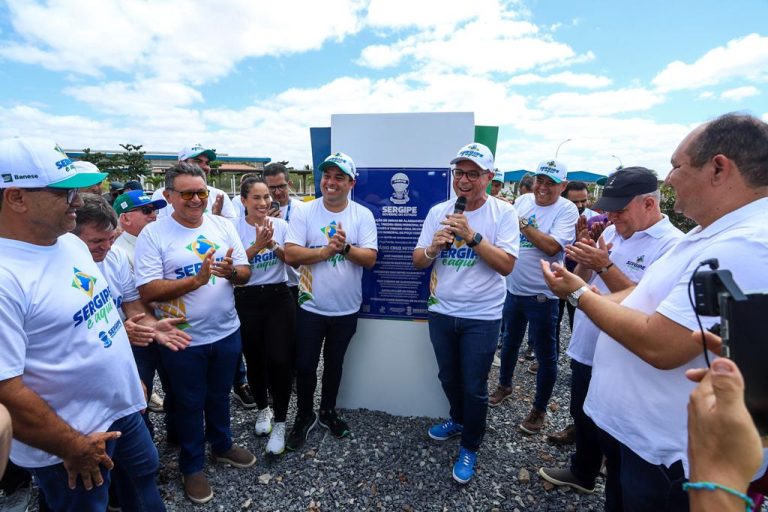 Fábio Mitidieri entrega trecho que interliga Poço Verde a Simão Dias