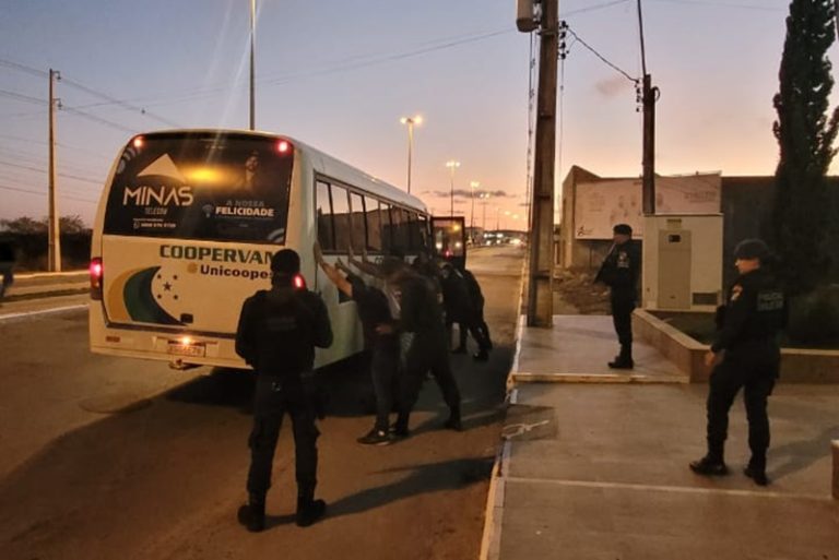 Passageiras de micro-ônibus são presas por tráfico em Tobias Barreto