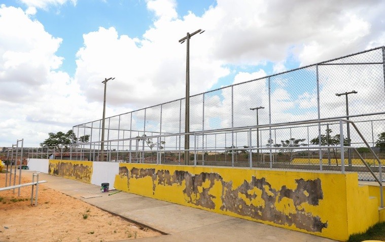 Prefeitura de Simão Dias inicia reforma de quadra poliesportiva
