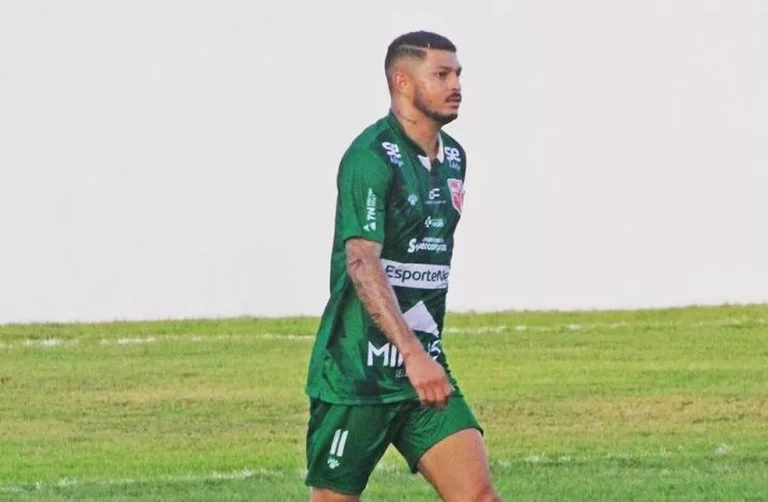 Lagarto FC anuncia volta de Felipe Alves