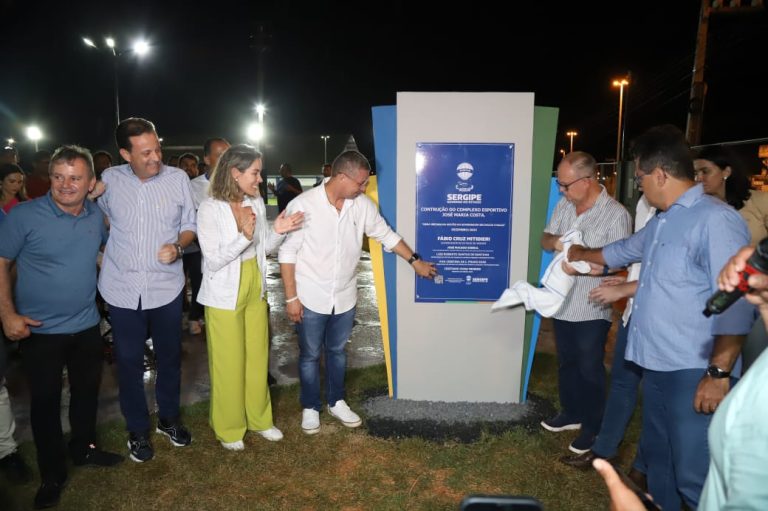 Governador Fábio Mitidieri inaugura pacote de obras em Simão Dias