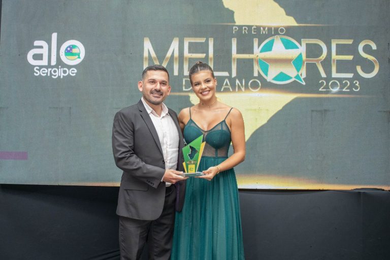 Alexandre Fontes recebe prêmio como destaque em assessoria em marketing na região Centro-Sul