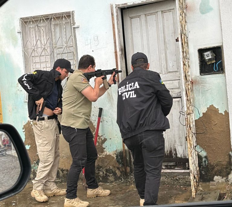 Polícias Civil e Militar recuperam motocicleta roubada em Lagarto