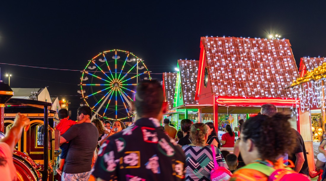 Segunda-feira de shows no palco da Vila do Natal Iluminado //Foto: Arthuro Paganini