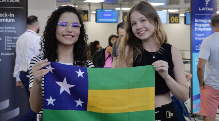 Estudantes do Programa Jovem Embaixador viajam para os Estados Unidos