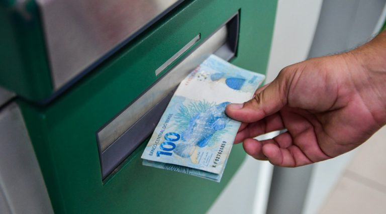 Servidores do Estado já podem antecipar o 13° salário no Banese