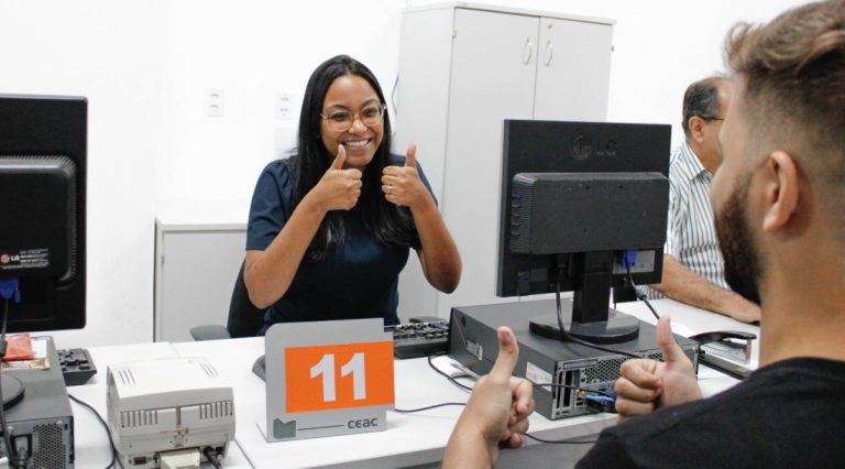 Centros de Atendimento ao Cidadão passam a  oferecer serviço de intérpretes de Libras