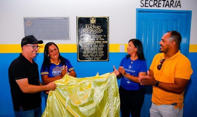 Prefeita Simone entrega 6ª escola reformada em Riachão do Dantas