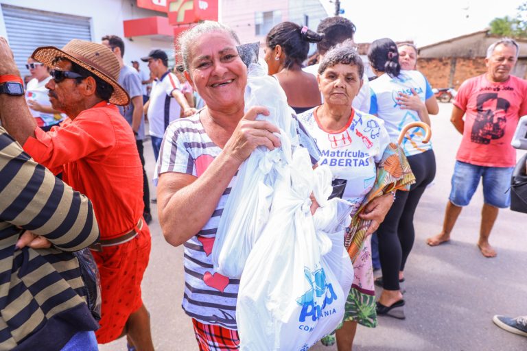 Páscoa com Cidadania: Prefeitura de Lagarto distribui tradicional kit de alimentos da Semana Santa para 7 mil famílias