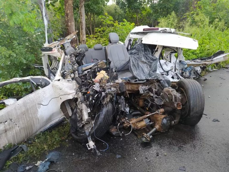 Corpos de vítimas de acidente em rodovia da Bahia são sepultados em Sergipe